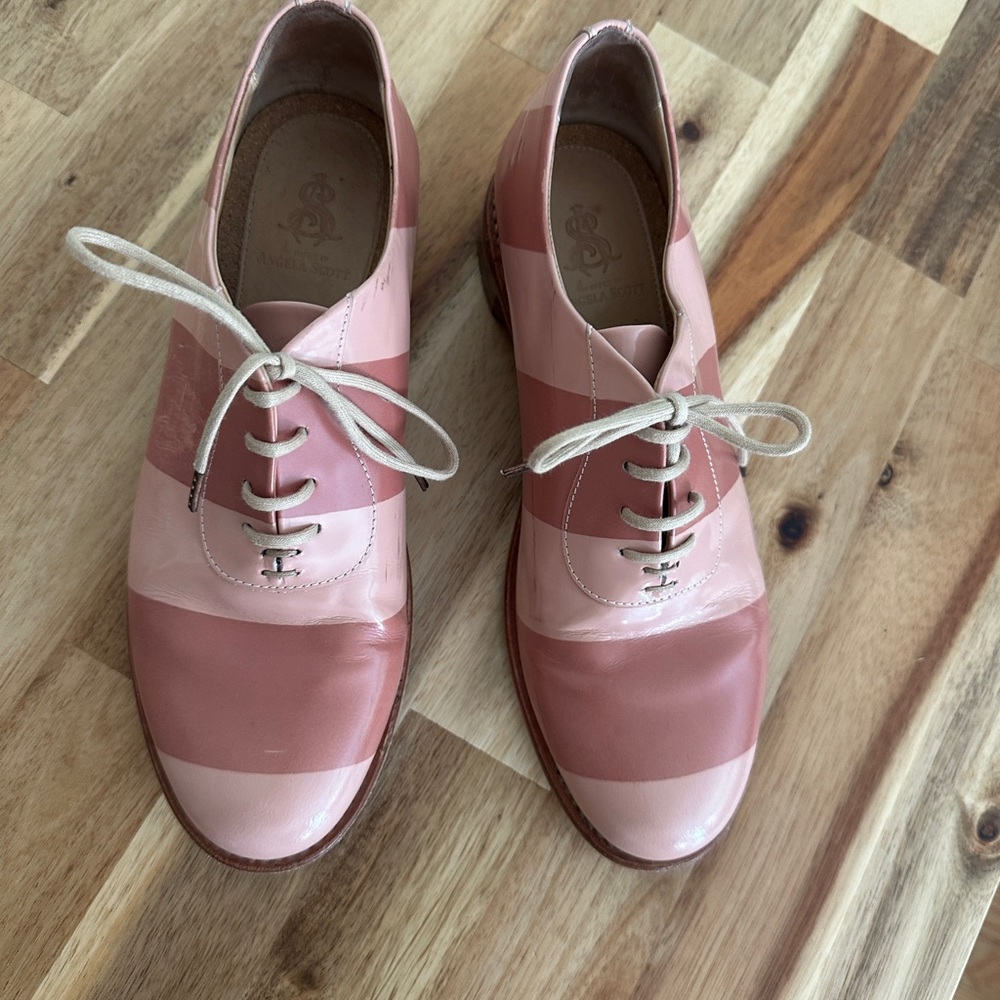 The Office of Angela Scott - Mrs. Smith sz 38 - the original pink stripe